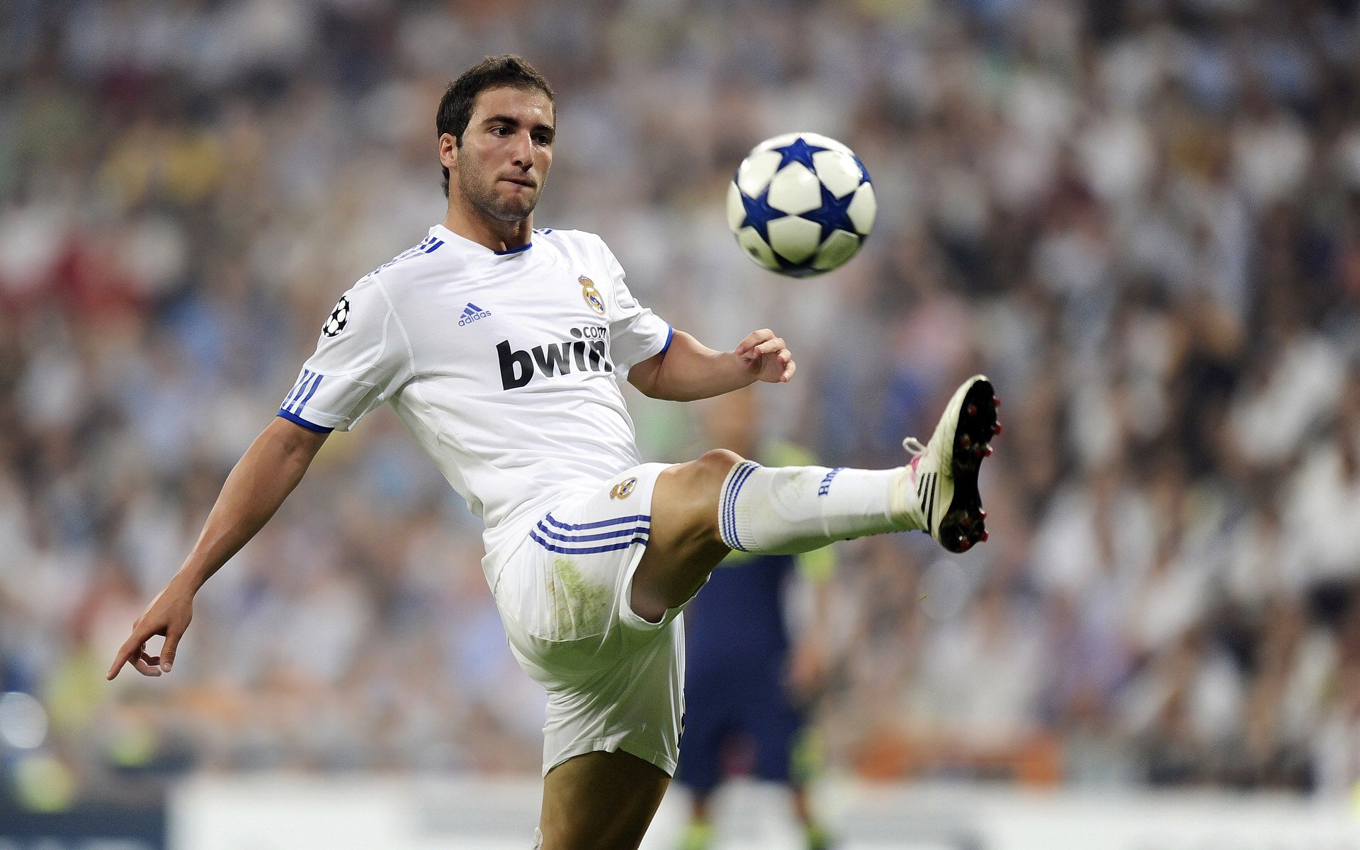 压迫式防守打出连续得分高潮，什么是压迫式运动