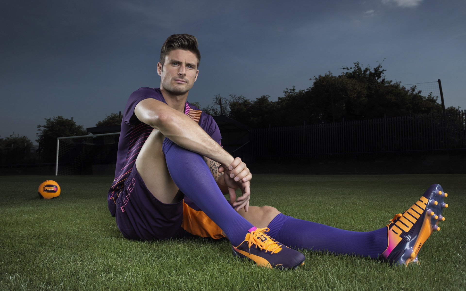 库里回应外界质疑称会继续坚持热爱，库里宣布